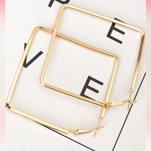 Beautiful golden square shape Fancy Metallic hoop earrings - Picture 5 of 6